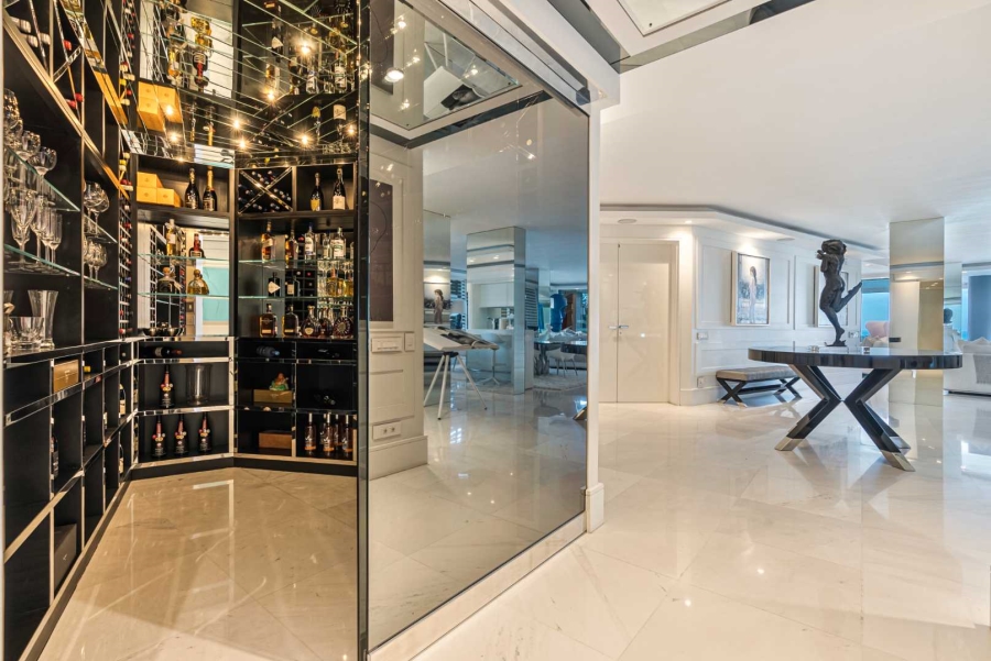 4 Bedroom Property for Sale in Clifton Western Cape